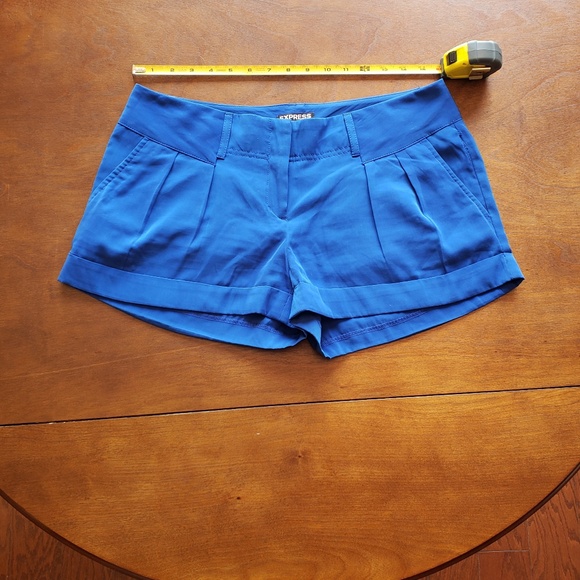 Shorts - Picture 3 of 4